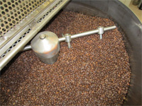 tostatura del caffè in modo artigianale, per garantire una alta qualità al caffè